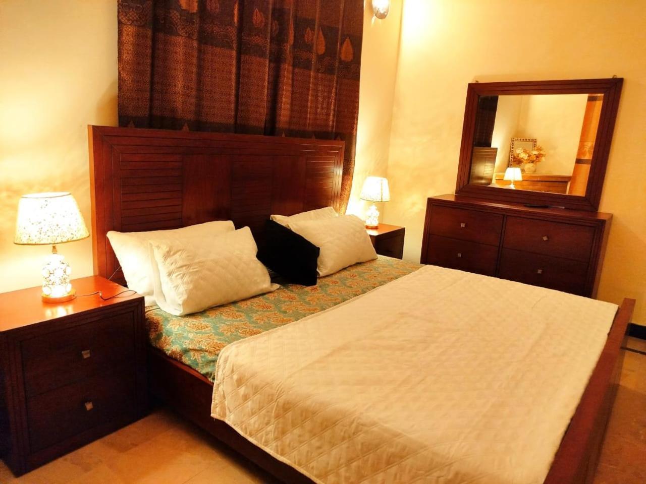 Royal Residential Hotel Islamabad Exterior photo
