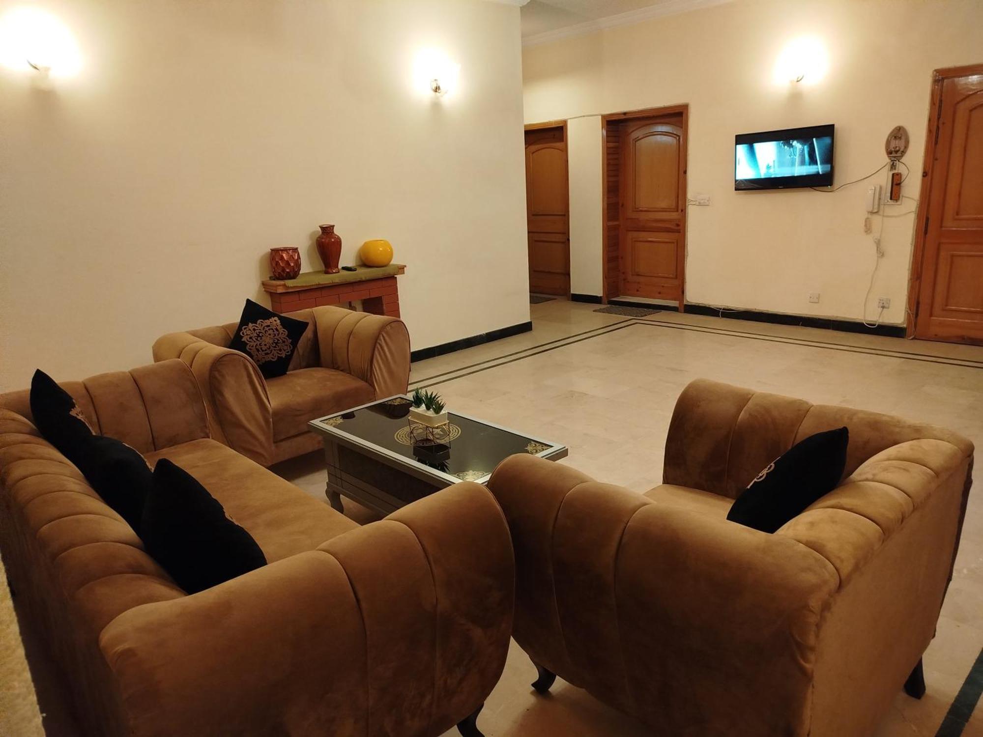 Royal Residential Hotel Islamabad Exterior photo